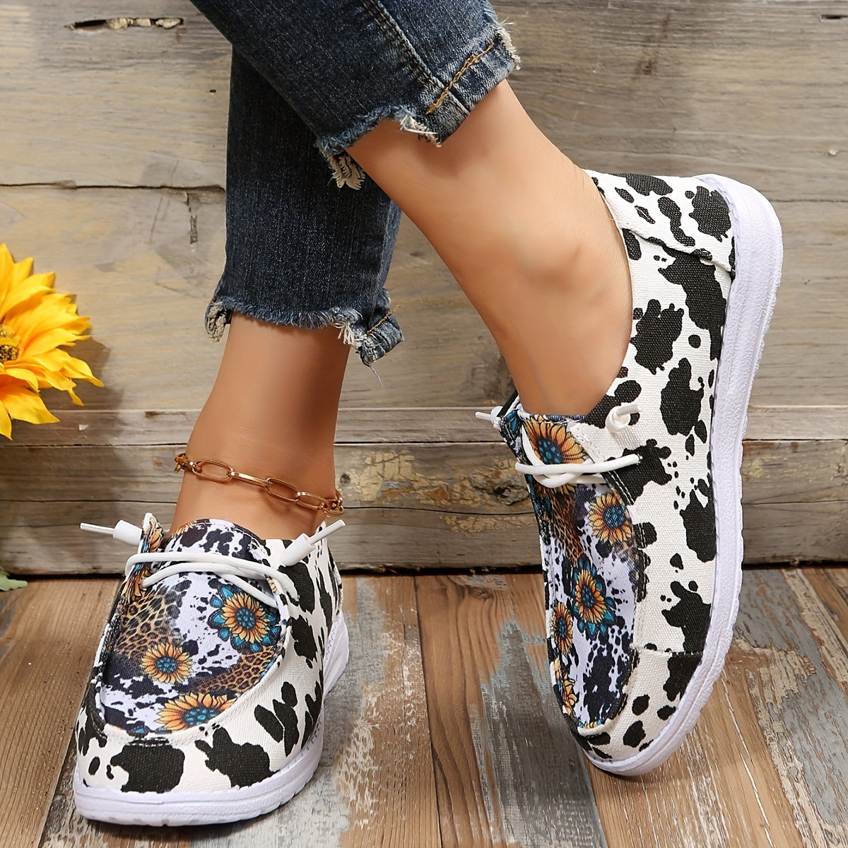 Floral & Cow Printed Slip On Canvas Shoes Low Round Toe Non slip Flat Shoes