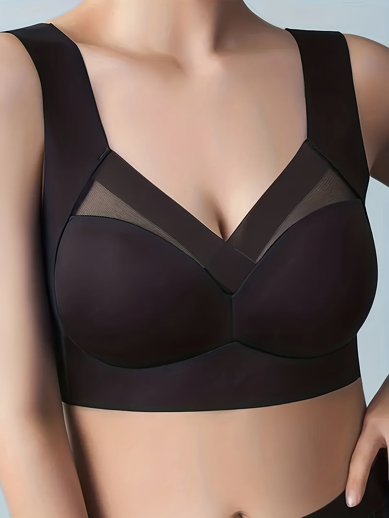 High Elasticity Women's Sports Bra Wire-Free Padded Mesh Insert