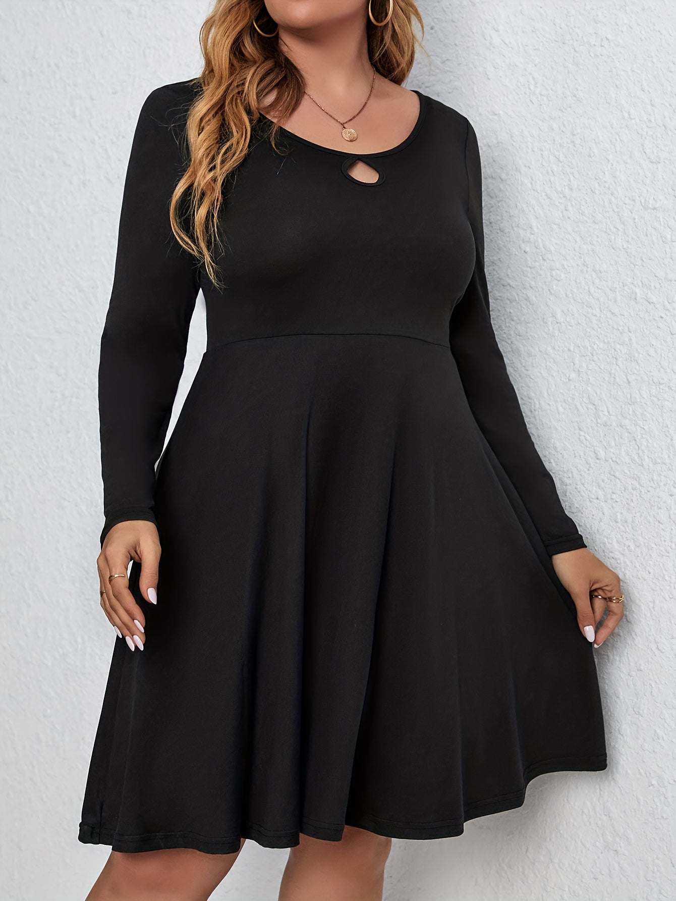  Solid Cut Out Long Sleeve Round Neck Dress