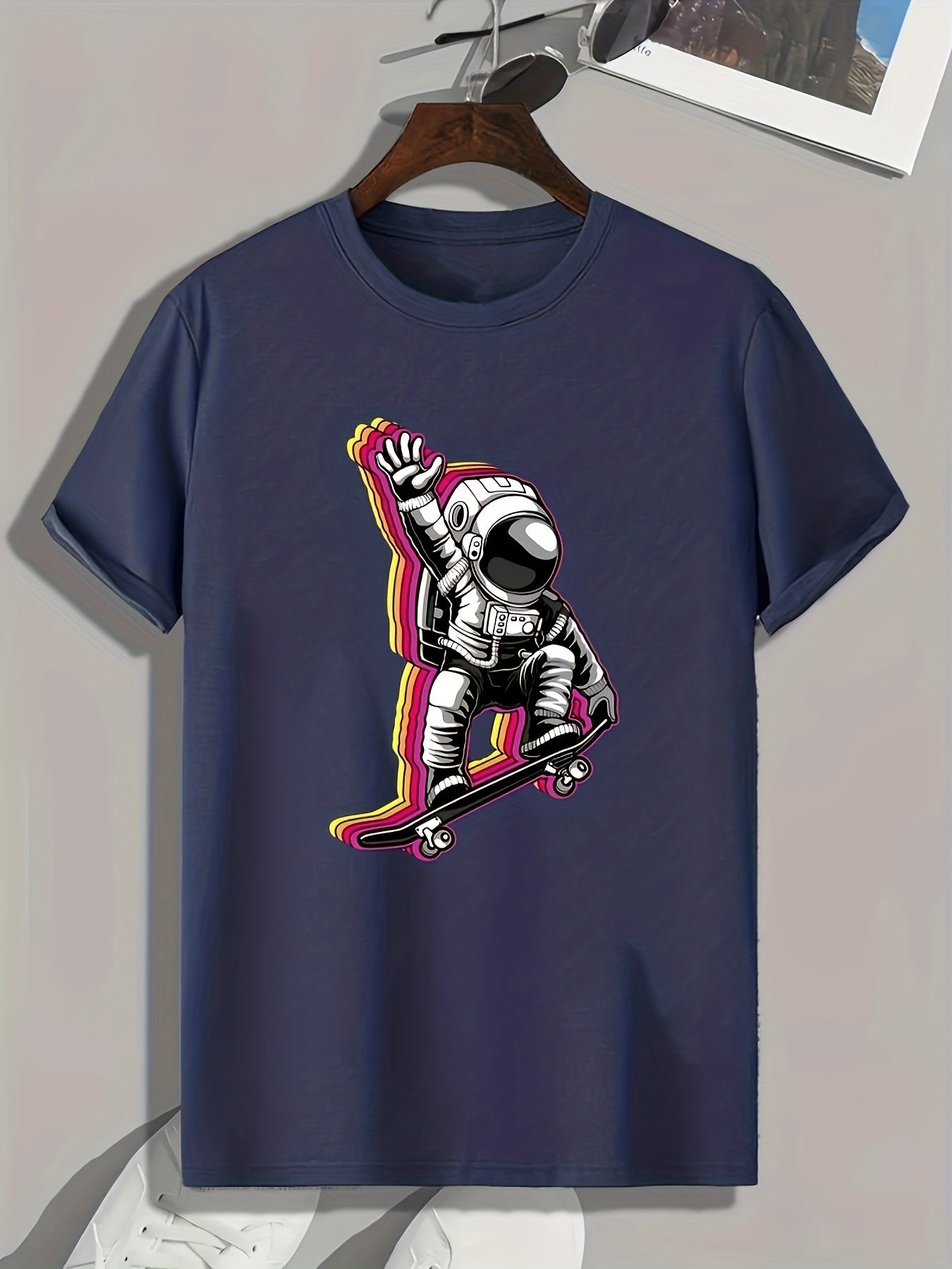 Astronaut Print Men's Graphic T-shirt for Summer