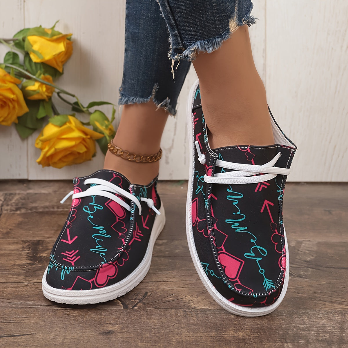 Women's Skate Shoes Hearts & Arrows Flat Lace-up Sneakers
