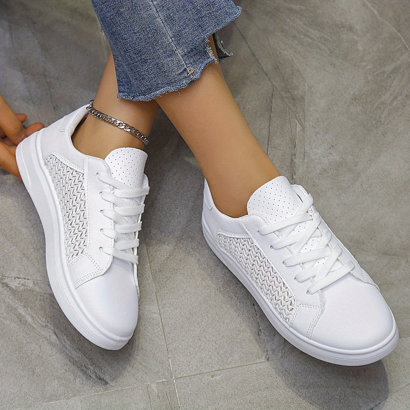 Women's Breathable Mesh Sneakers Lightweight Outdoor Shoes