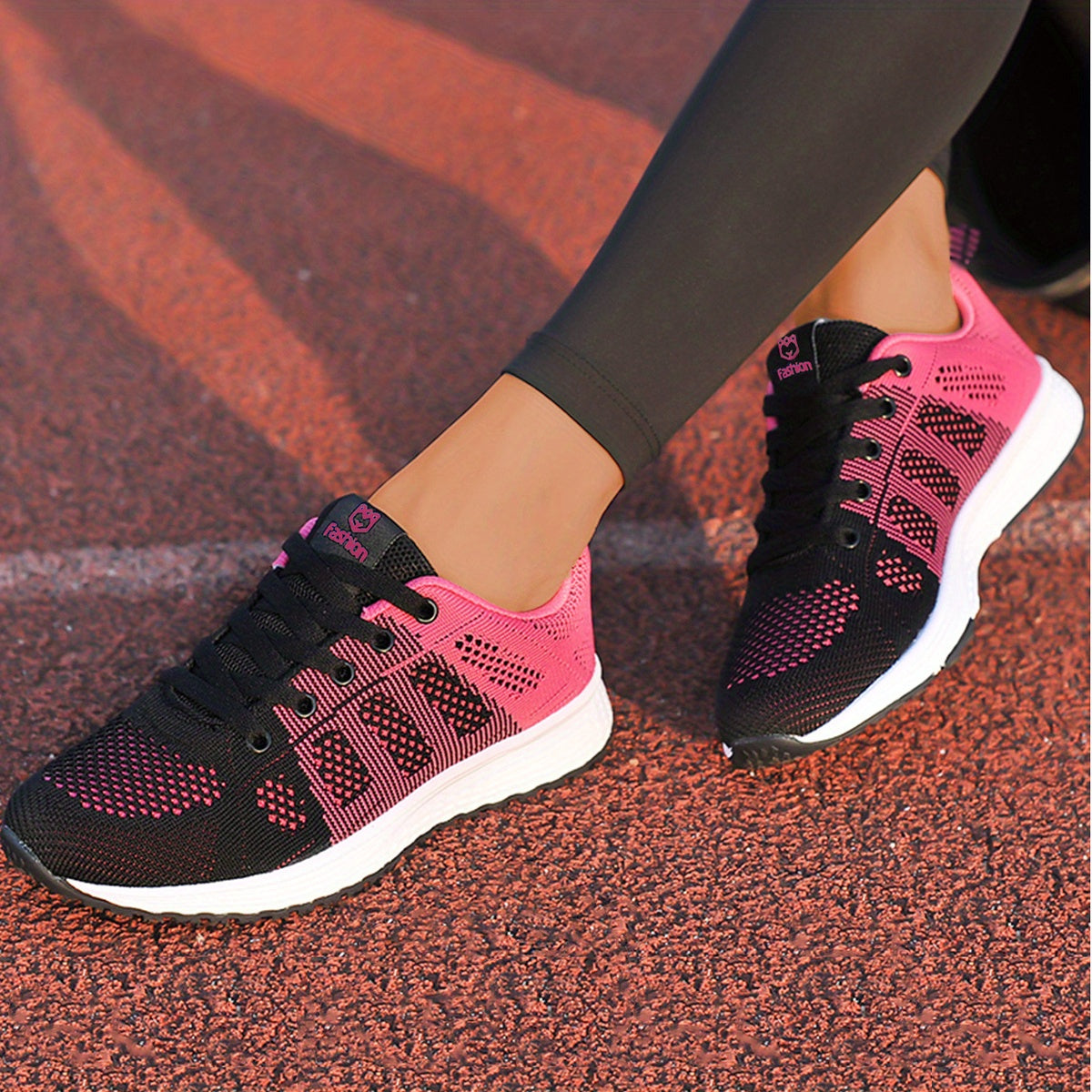 Women's Breathable Low Top Running Shoes Light And Comfortable