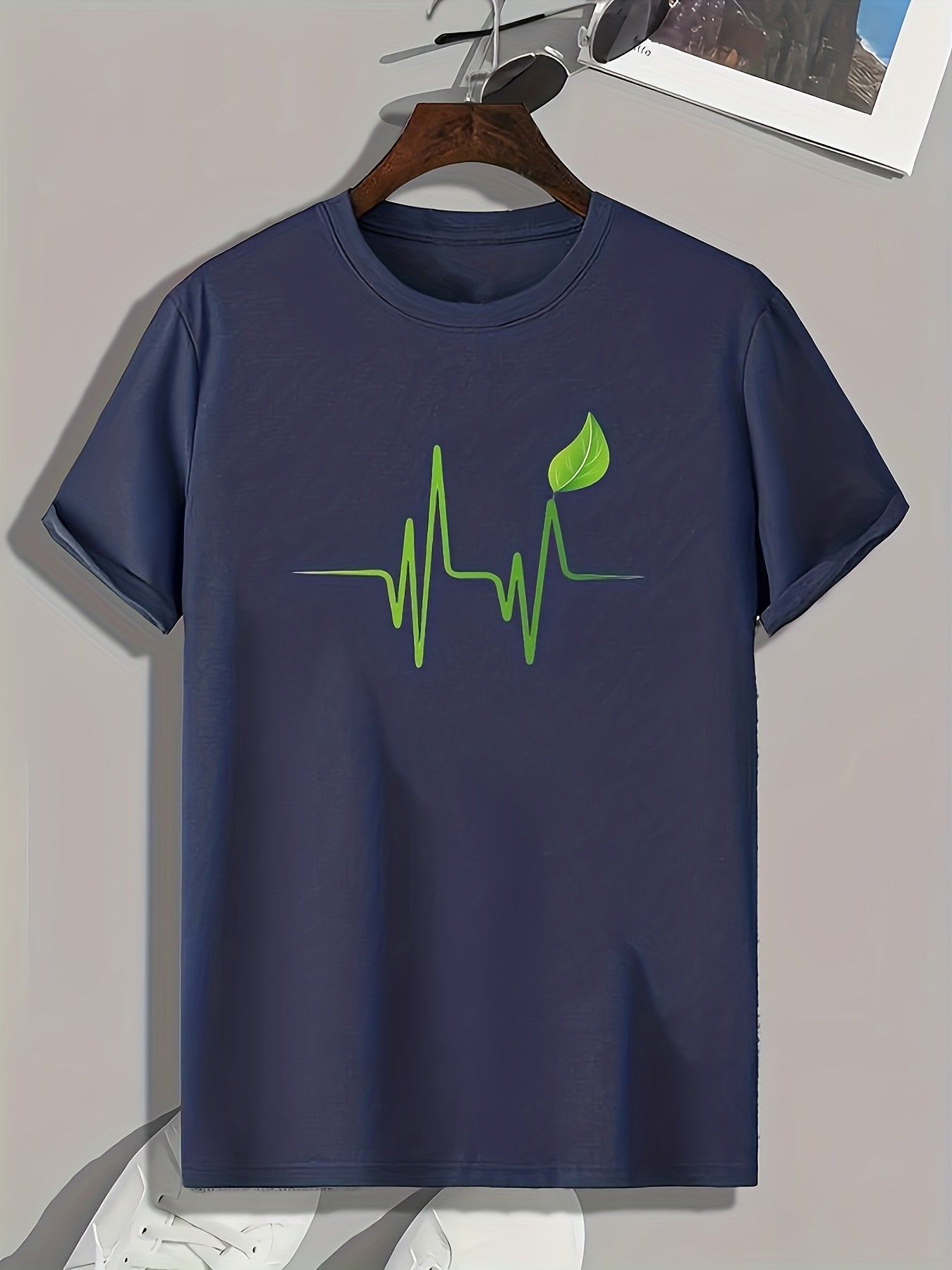 Curve And Leaf Print Men's Graphic T-shirt for Summer