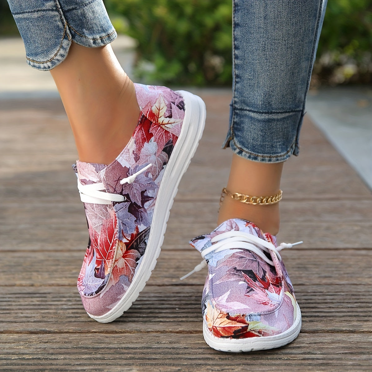 Women's Maple Leaf Print Canvas Shoes Casual Lace Up Outdoor Sneakers