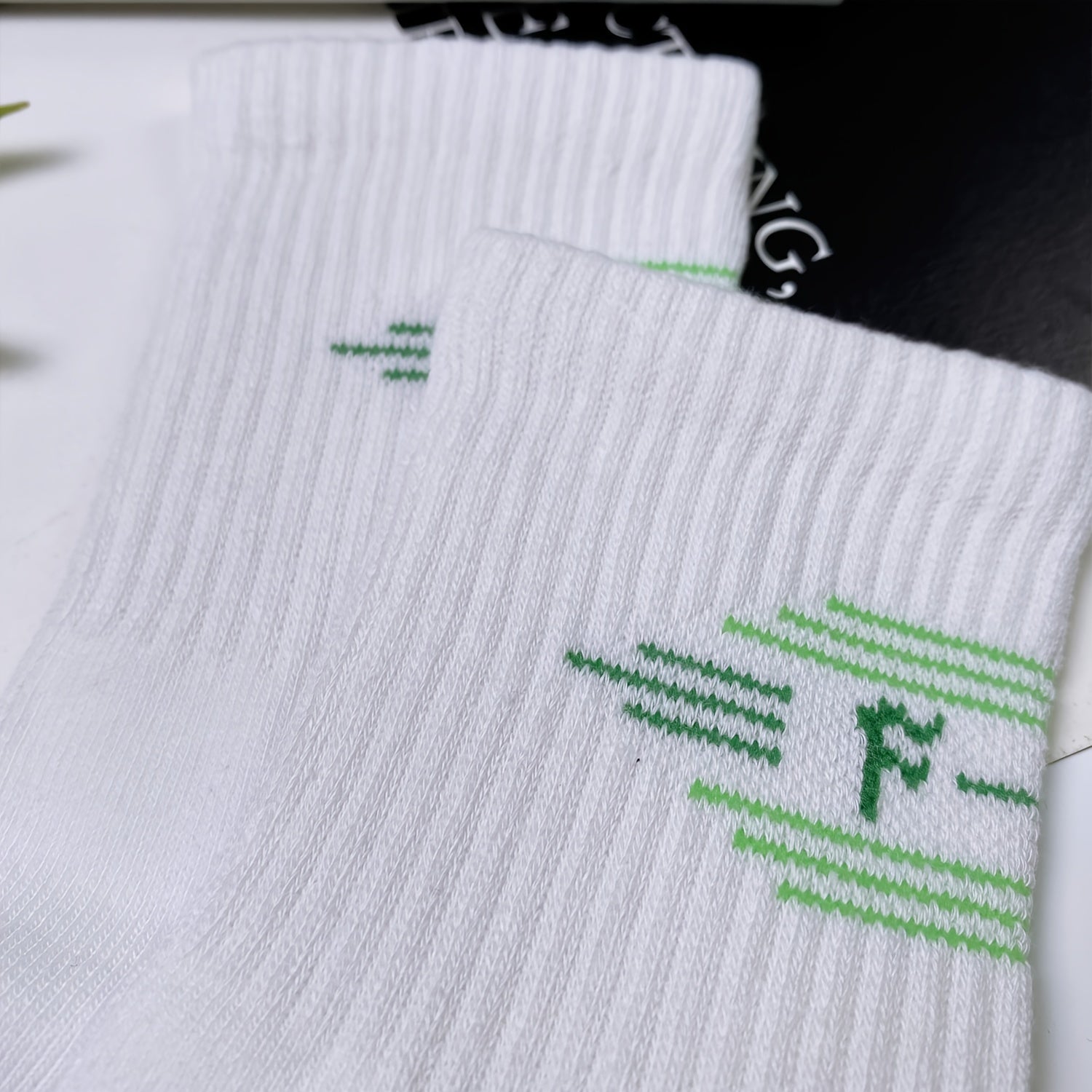 3 Pairs Mid Tube Socks Casual Sporty Breathable Crew Length Women's Stockings