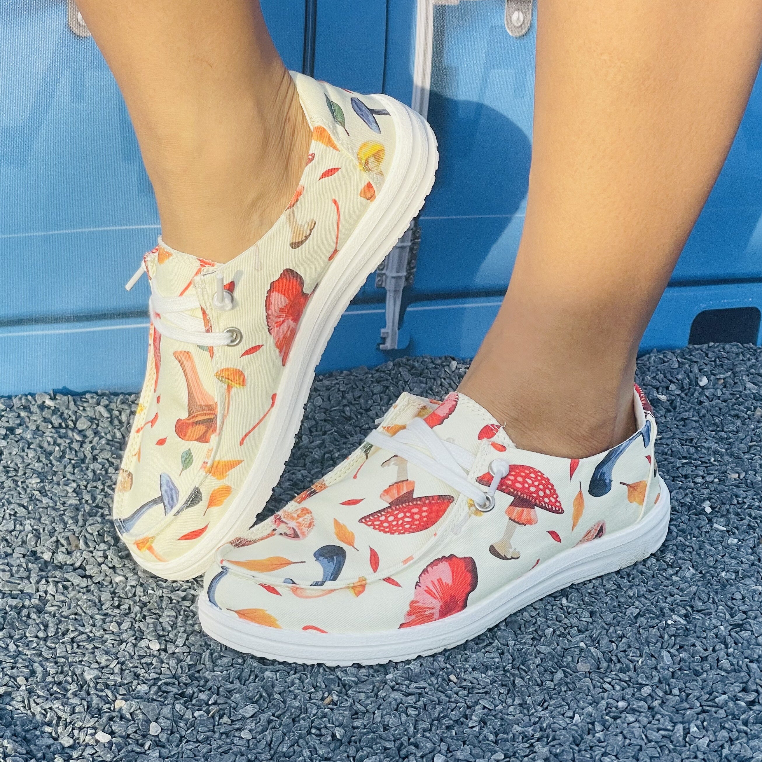 Women's Mushrooms Pattern Flat Shoes Lace Up Round Toe Slip On Canvas Shoes