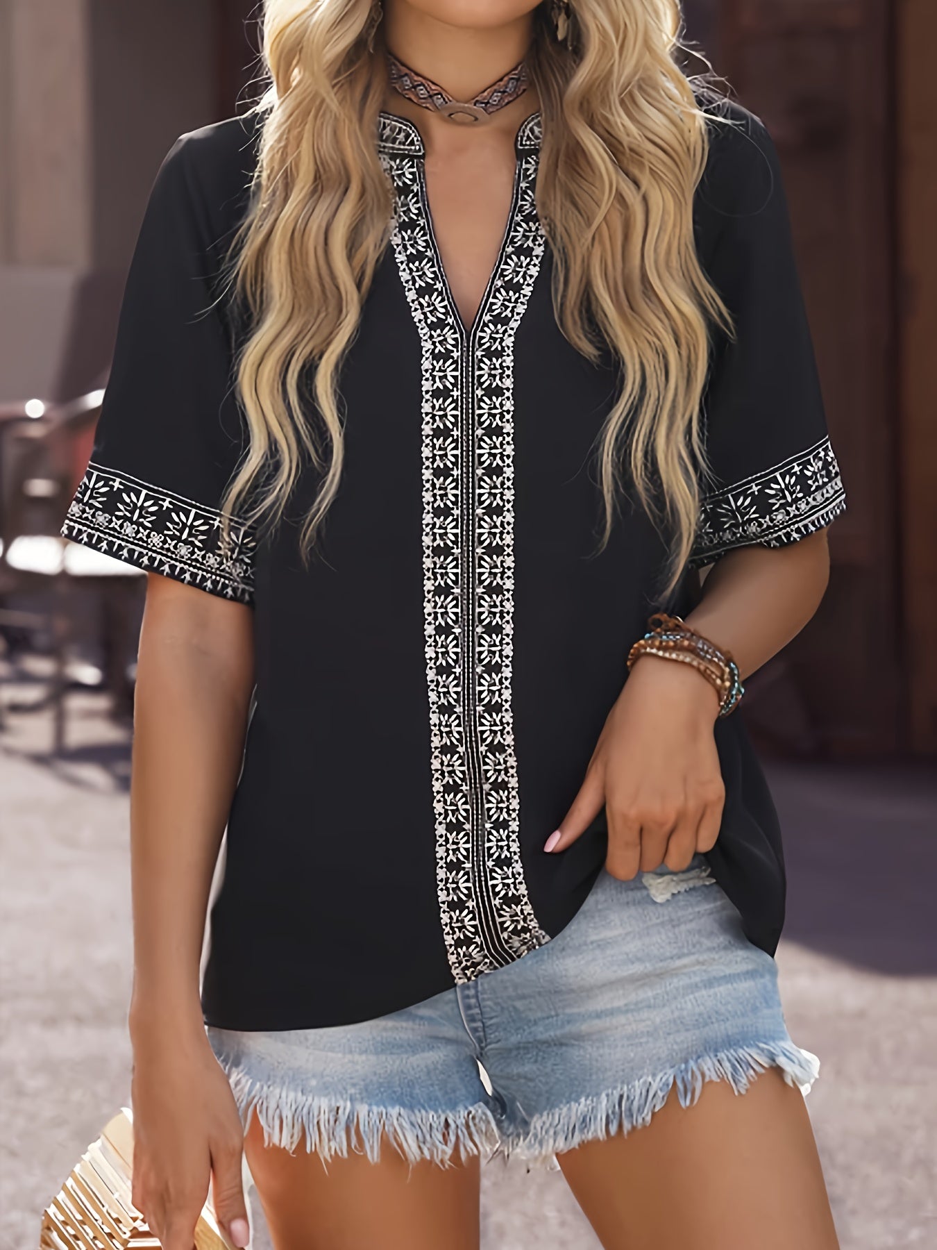  Floral Print Short Sleeve Notched Neck Top