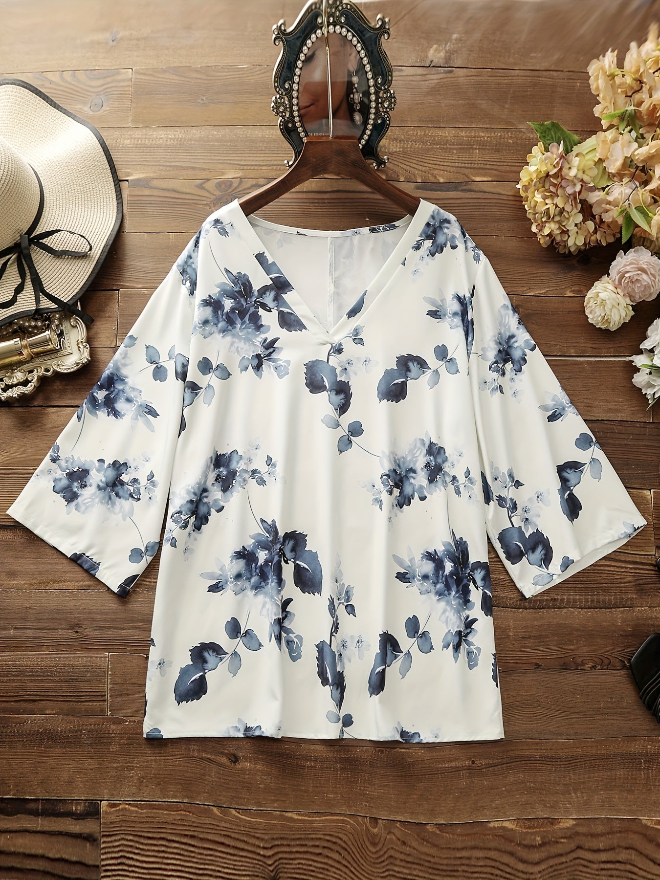  Floral Print V Neck T-shirt