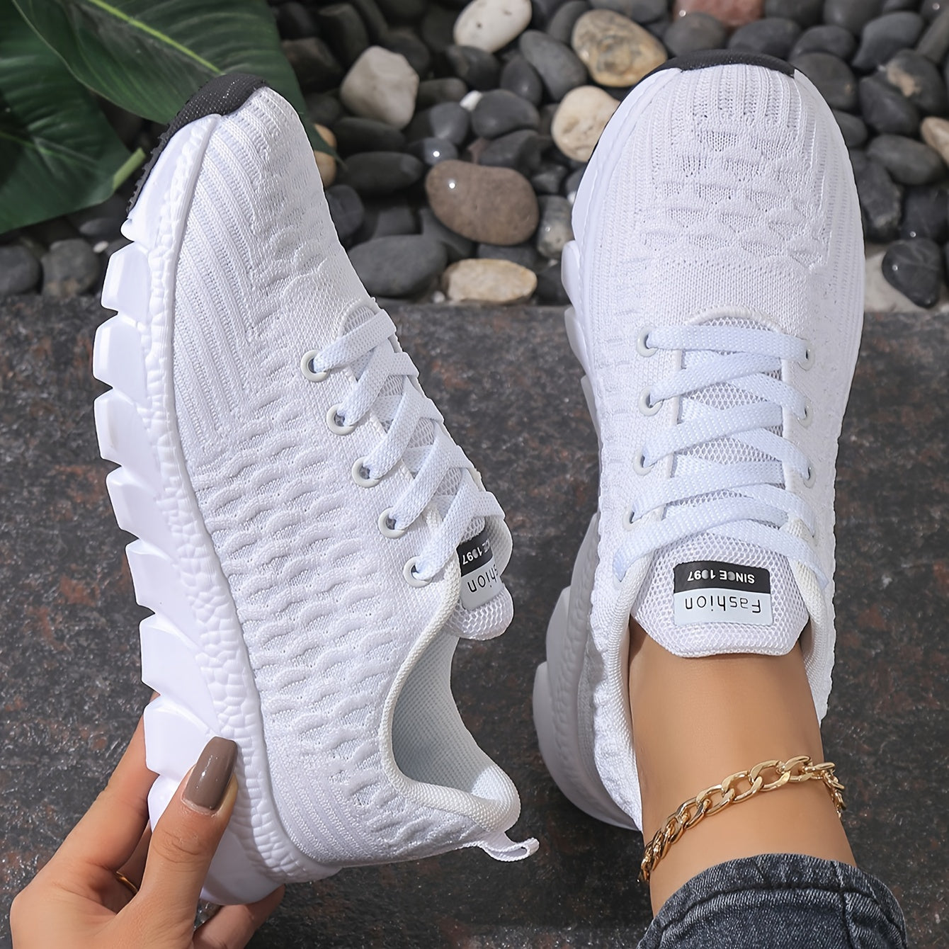 Women's Lightweight Non-slip Sneakers Lace Up Soft Running Shoes