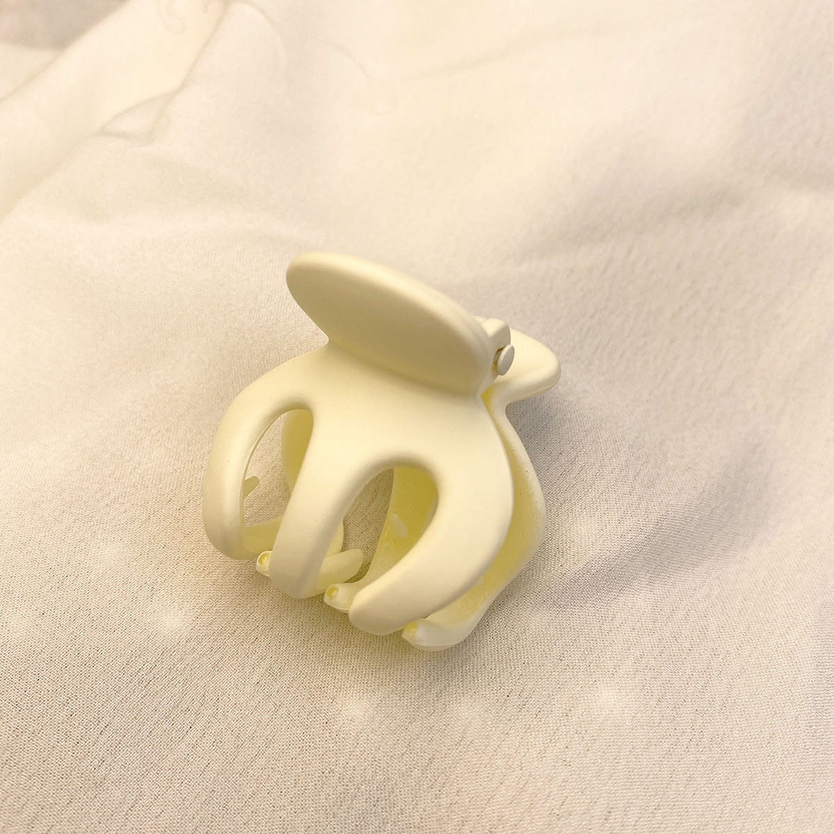 Matte Solid Hair Claw Clip Non Slip Strong Hold Grip Hair Jaw Clip