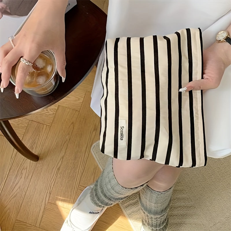 Striped Pattern Cosmetic Pouch Zipper Bag Travel Cosmetic Bag