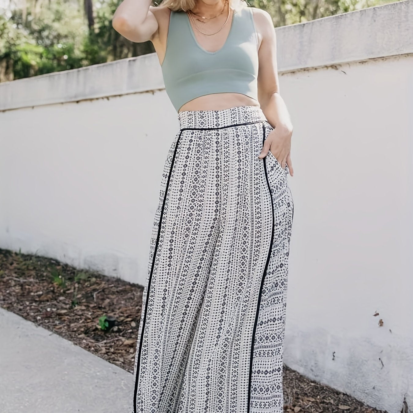  Wide Leg Geometric Print Pants with Pockets