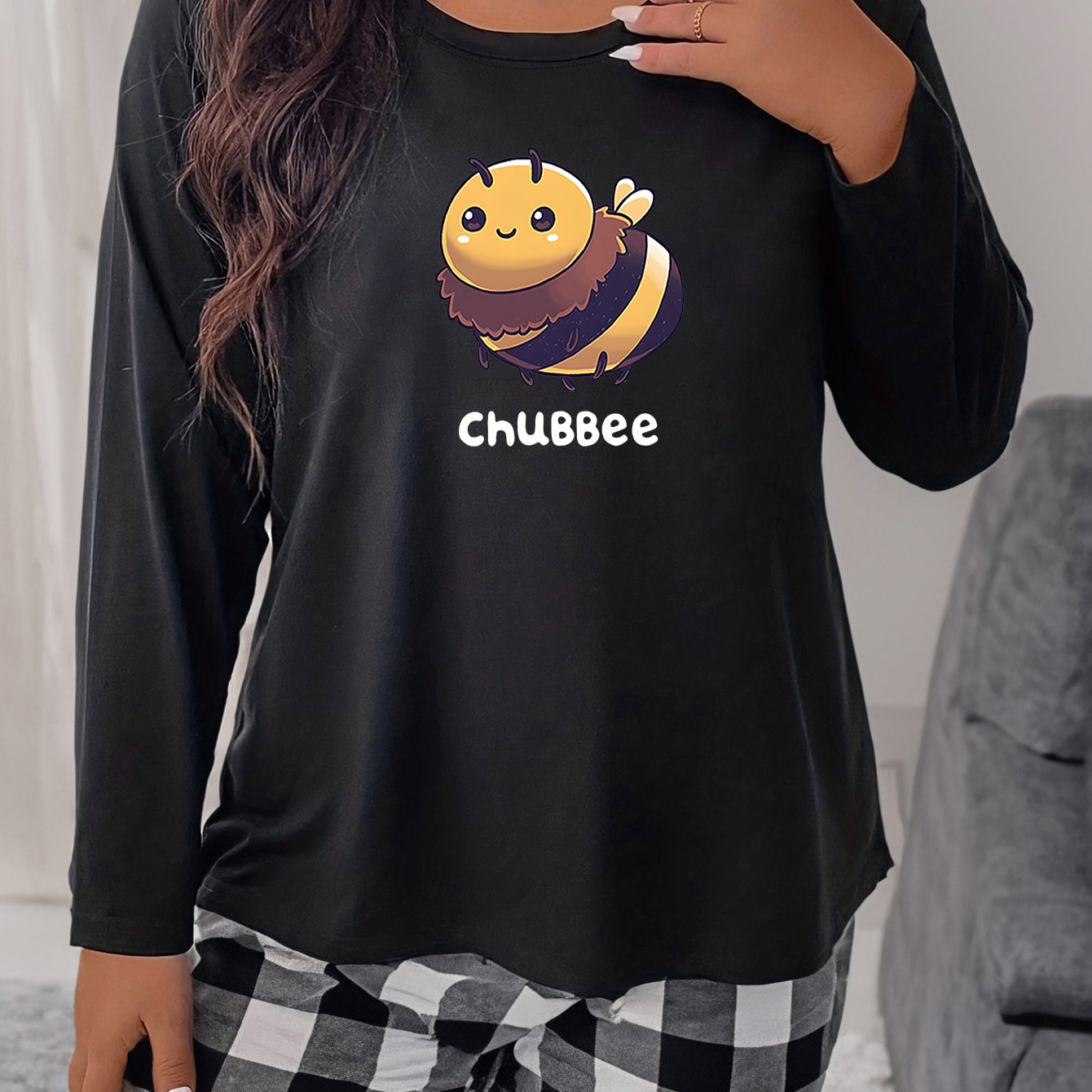  Cartoon Bee & Letter Print Long Sleeve Sleepwear Top