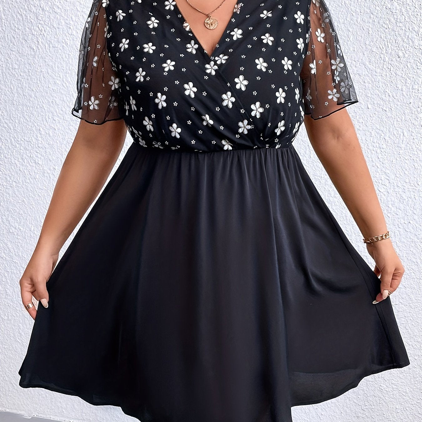  Floral Print Mesh Sleeve Mini Dress