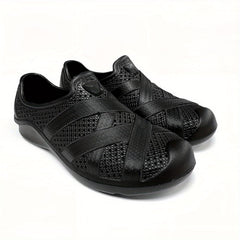 Men's Slip On Garden Shoes Round Toe Flat Beach Shoes Summer