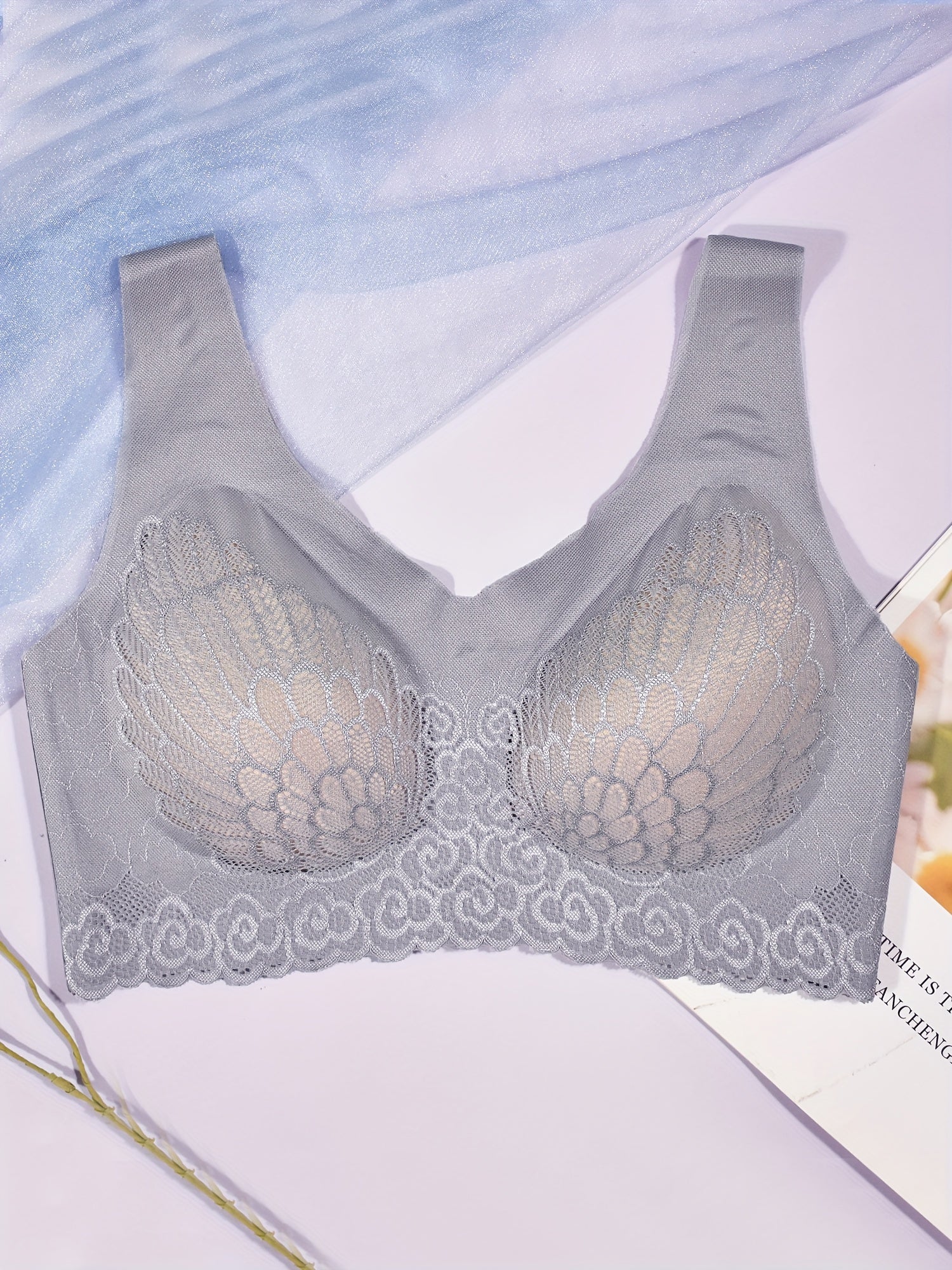 Plus Size Women's Feather Lace Trim Wireless Lift Bralette