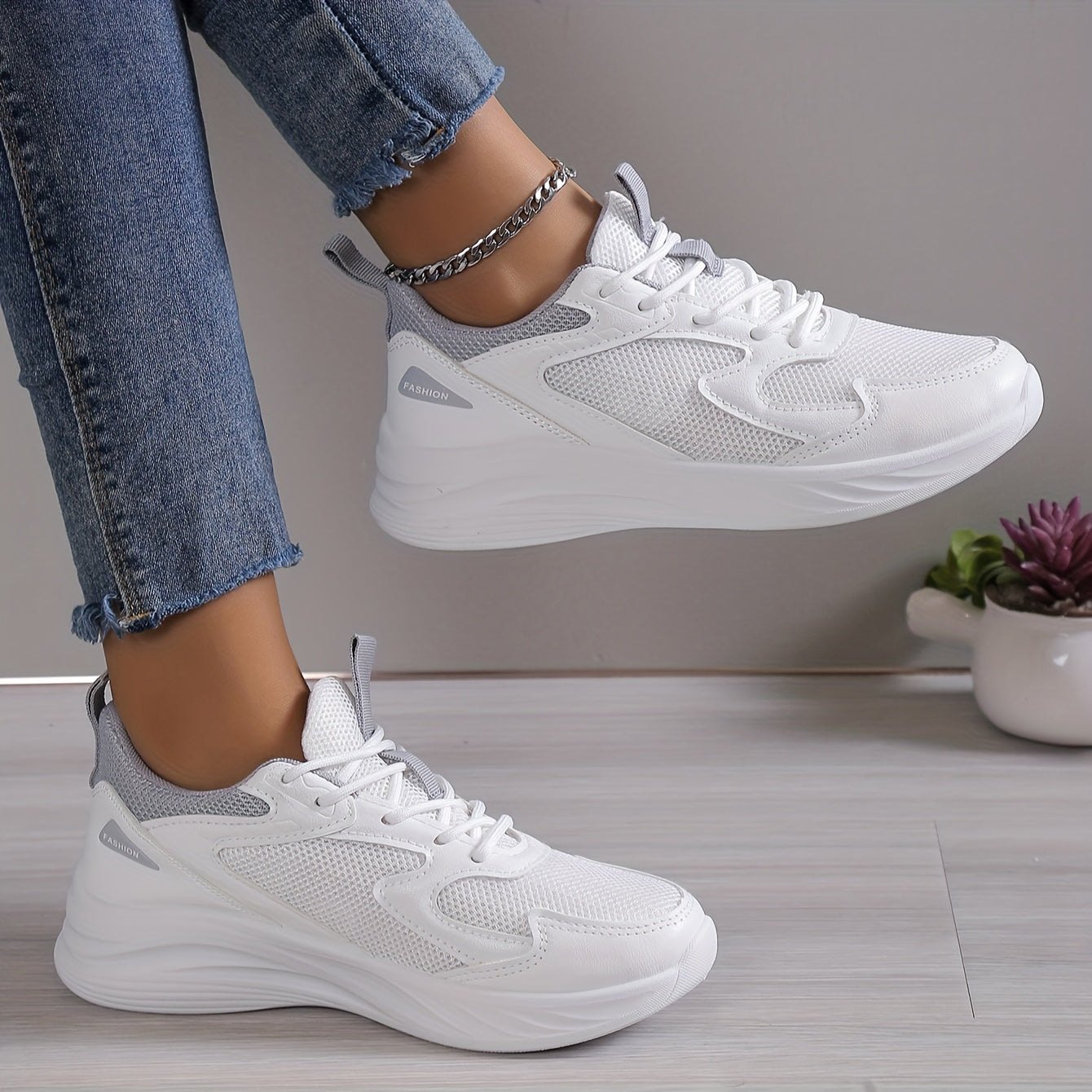 Women's Mesh Breathable Sneakers Lightweight Non Slip Lace Up Shoes
