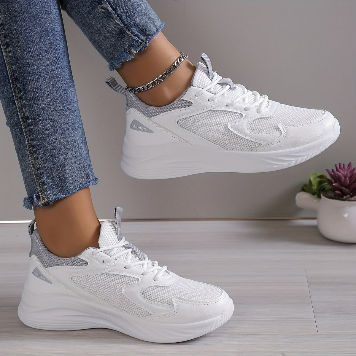 Women's Mesh Breathable Sneakers Lightweight Non Slip Lace Up Shoes
