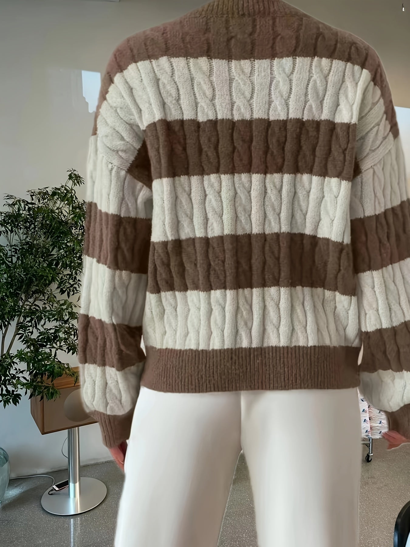 Colorblock Lantern Sleeve V Neck Sweater