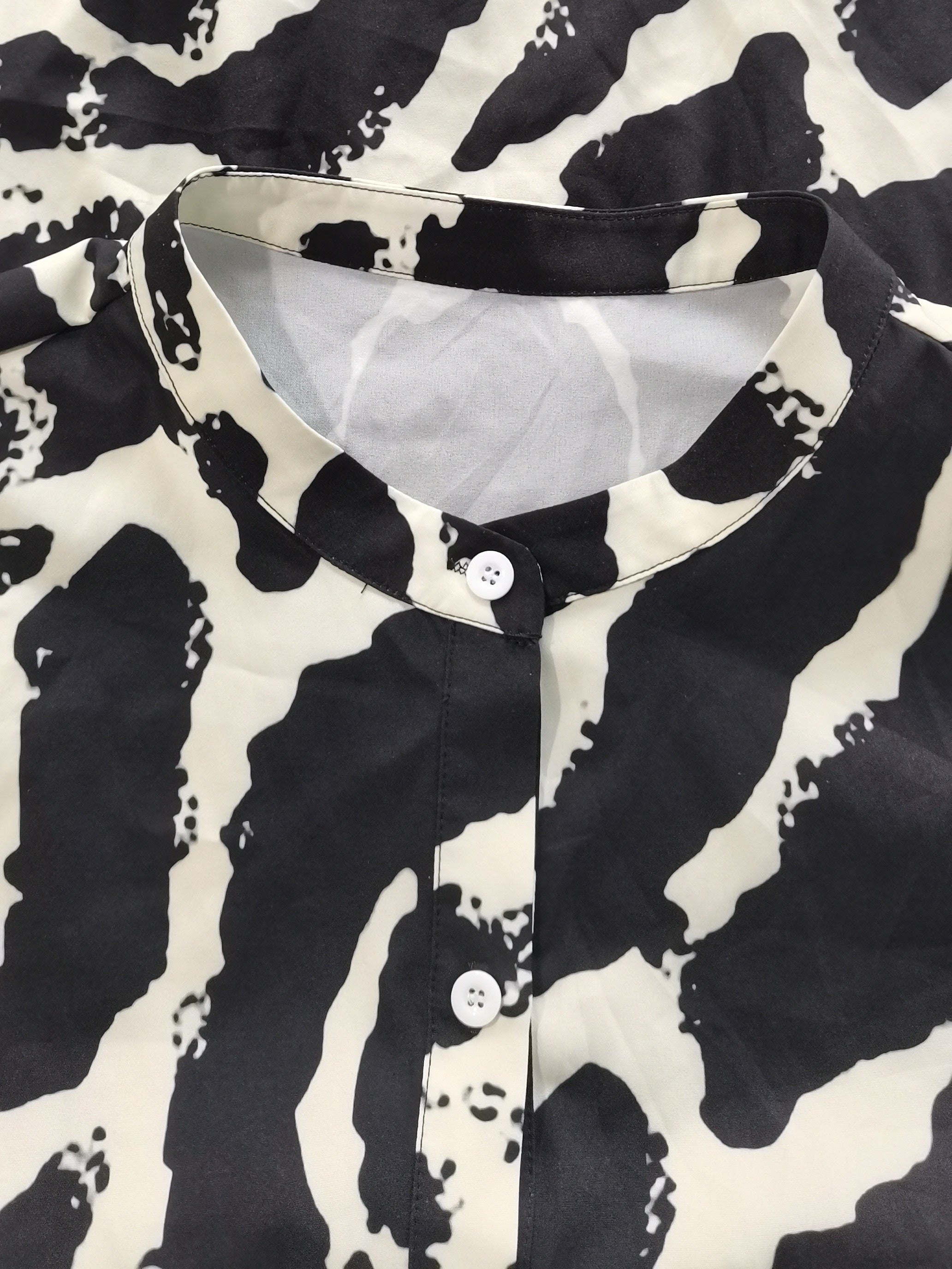  Casual Dress Random Print Button Up Bell Sleeve V Neck Smock Dress