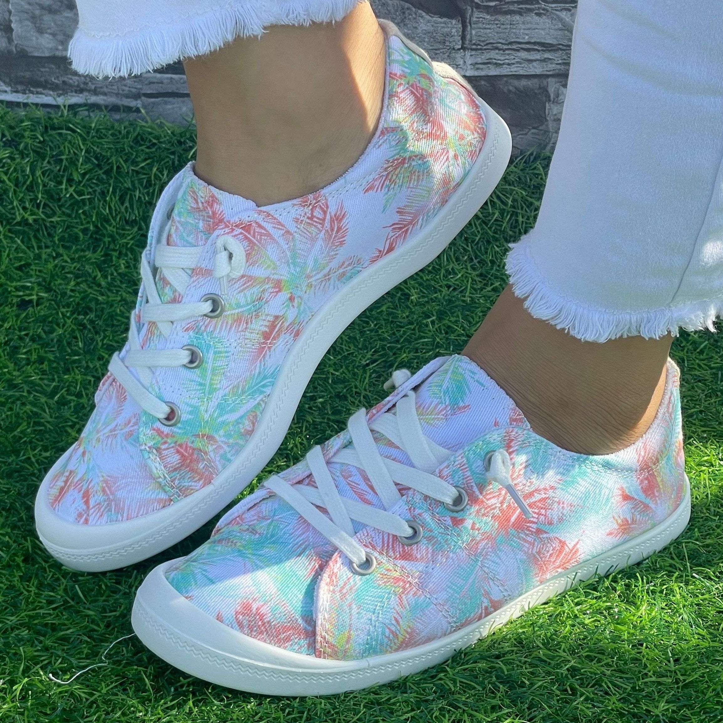Coconut Leaf Pattern Slip On Shoes Women's Lightweight Comfort