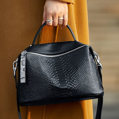 Vintage Leather Handbag Crocodile Pattern Zipper Closure Stylish Shoulder Bag