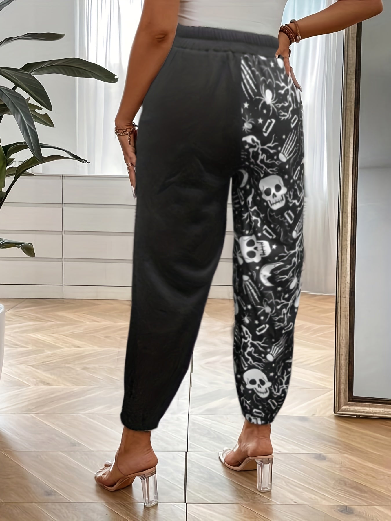 Women's Plus Skull Print Medium Stretch Tapered Leg Pants