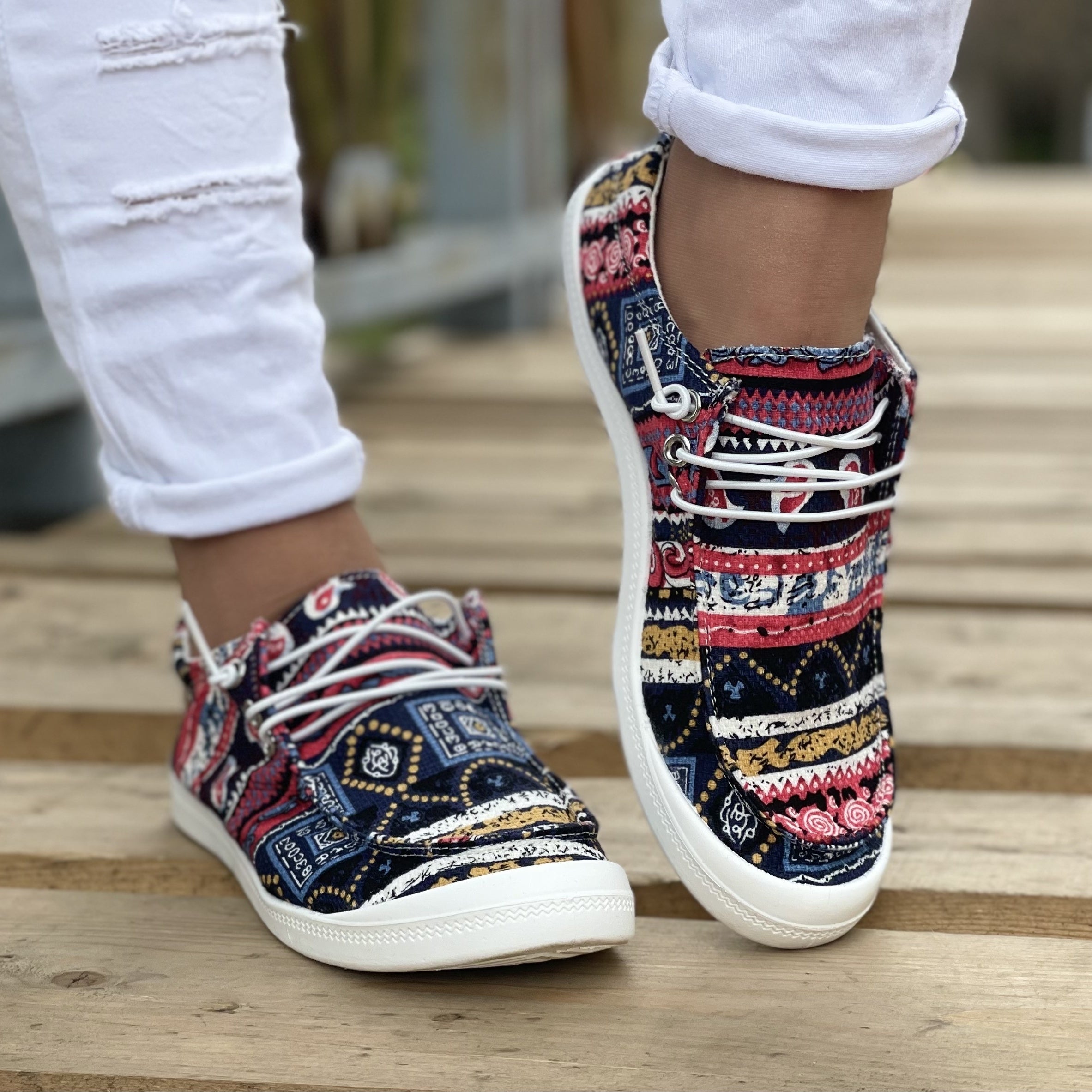 Women's Tribal Print Canvas Shoes Low Top Lace Up Round Toe Casual Shoes