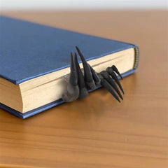 2pcs Devil Claw Resin Figurines Realistic Hand Figures with Sharp Claws