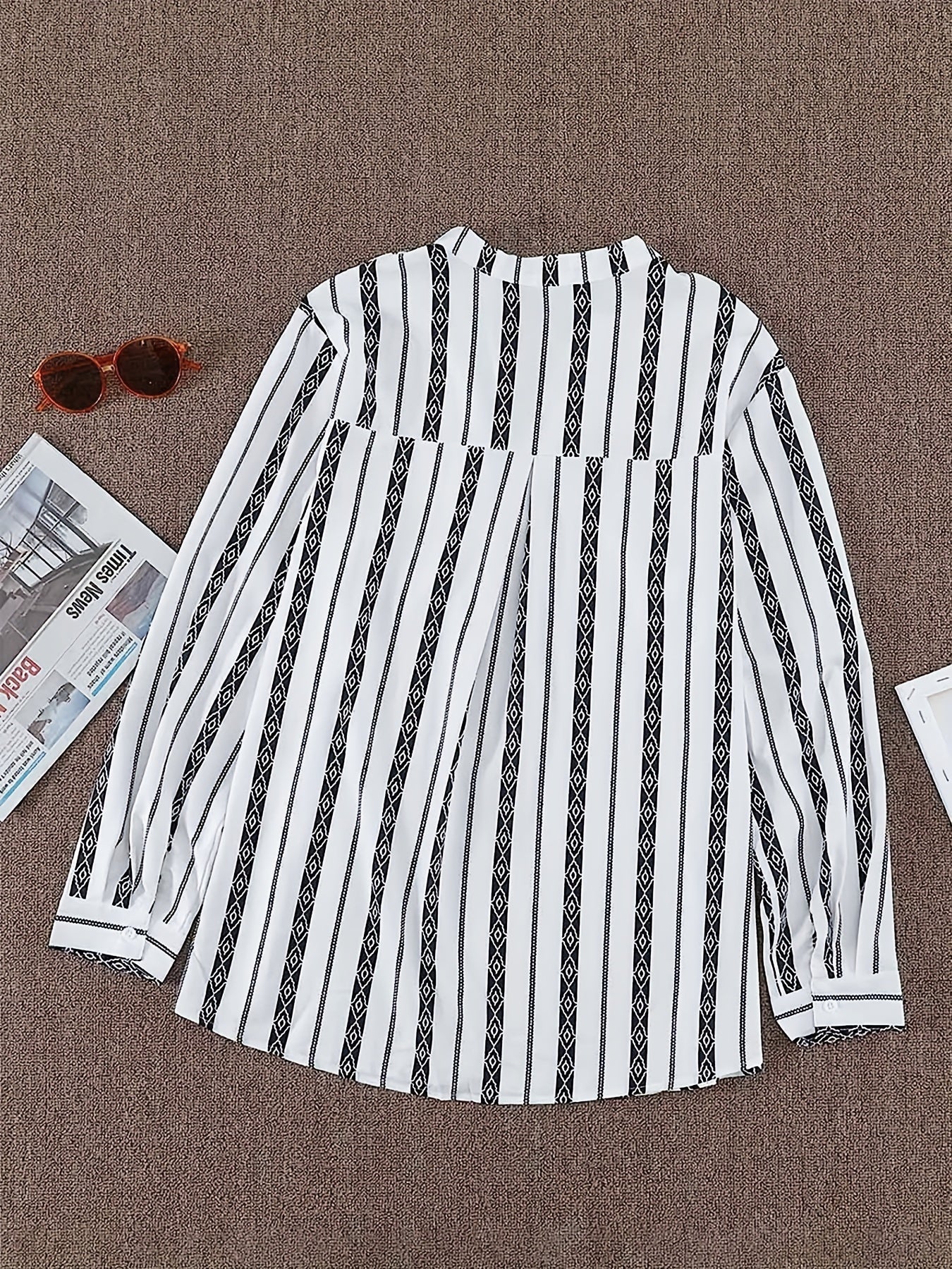  Boho Blouse Women's Geo Print Long Sleeve Notched Neck Button Up