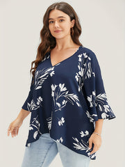  Floral Print Bell Sleeve V Neck Top