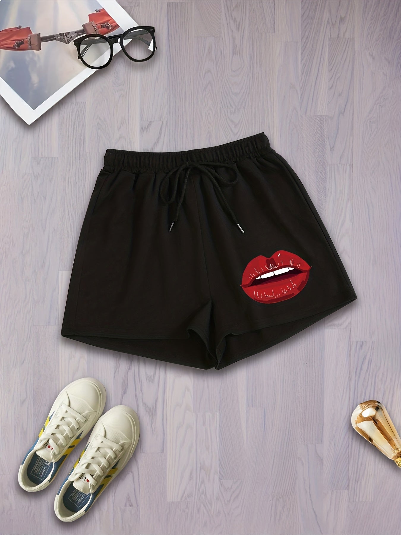  Lip Print Drawstring Sports Shorts Loose Fit