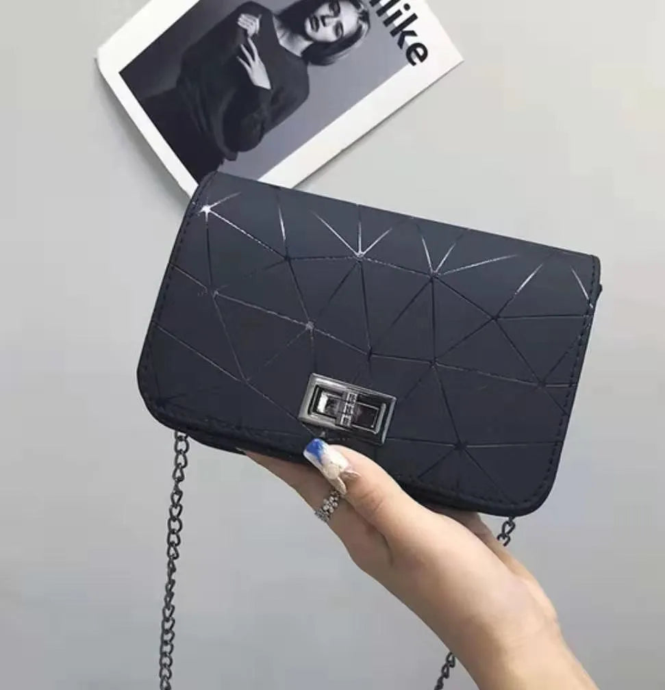 Fashionable Shoulder Bags Female Messenger Bag Chain Crossbody Bag