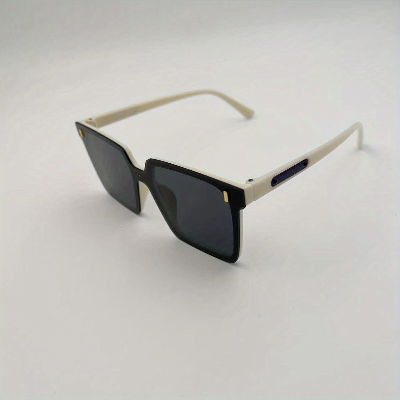 UV Protection Summer Sunglasses with Plastic Frame