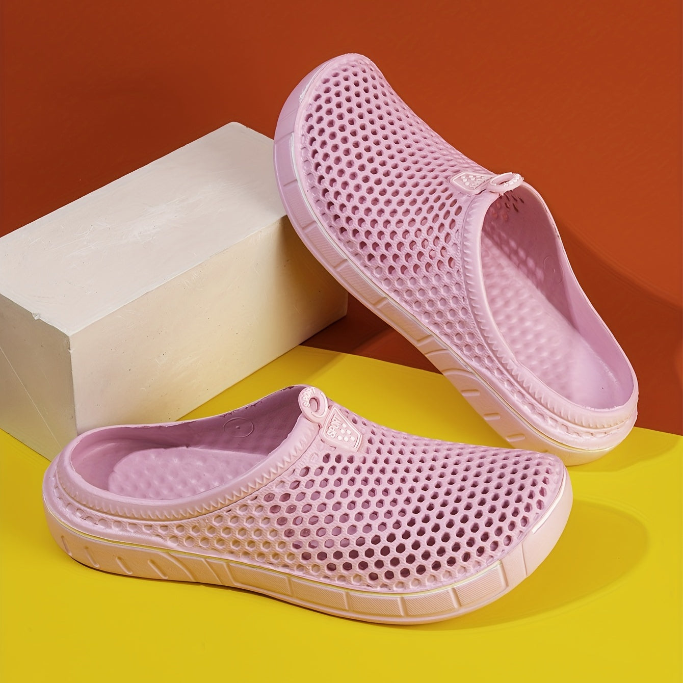 Women's Solid Clogs Closed Toe Thick Sole Slippers