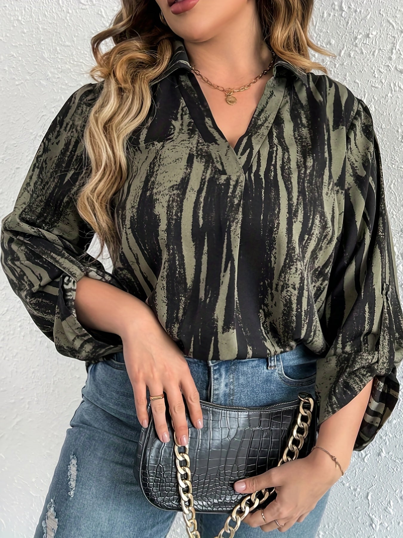  Stripe Print V-Neck Blouse