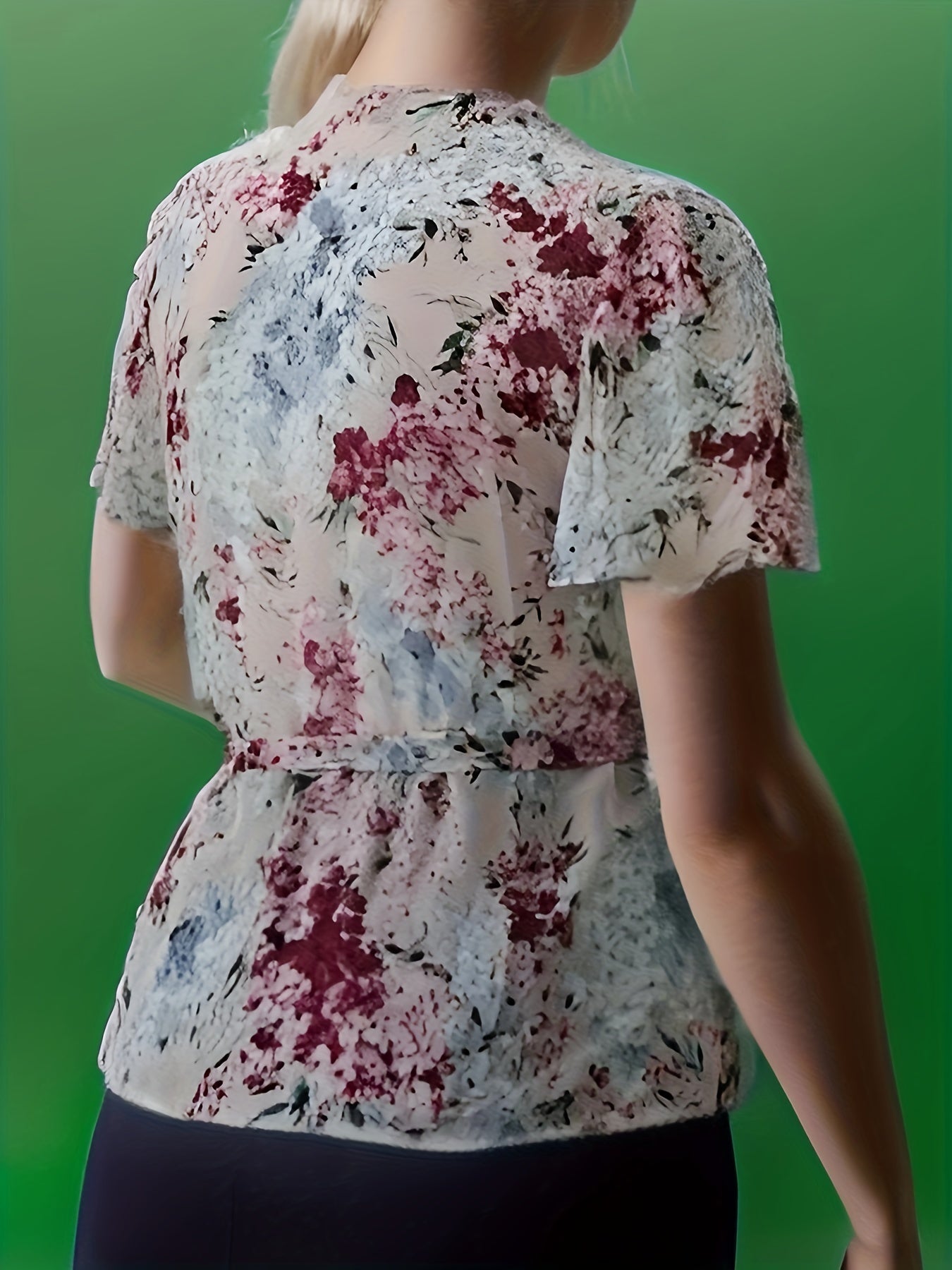  Floral Print Short Sleeve Surplice Neck T-shirt