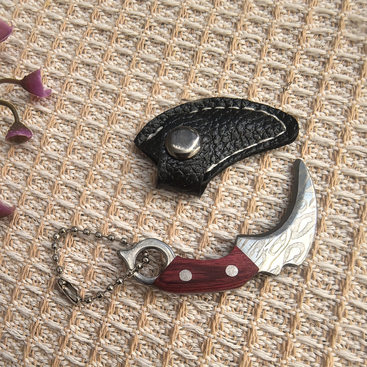 Green red wooden handle mini stainless steel keychain with leather cover