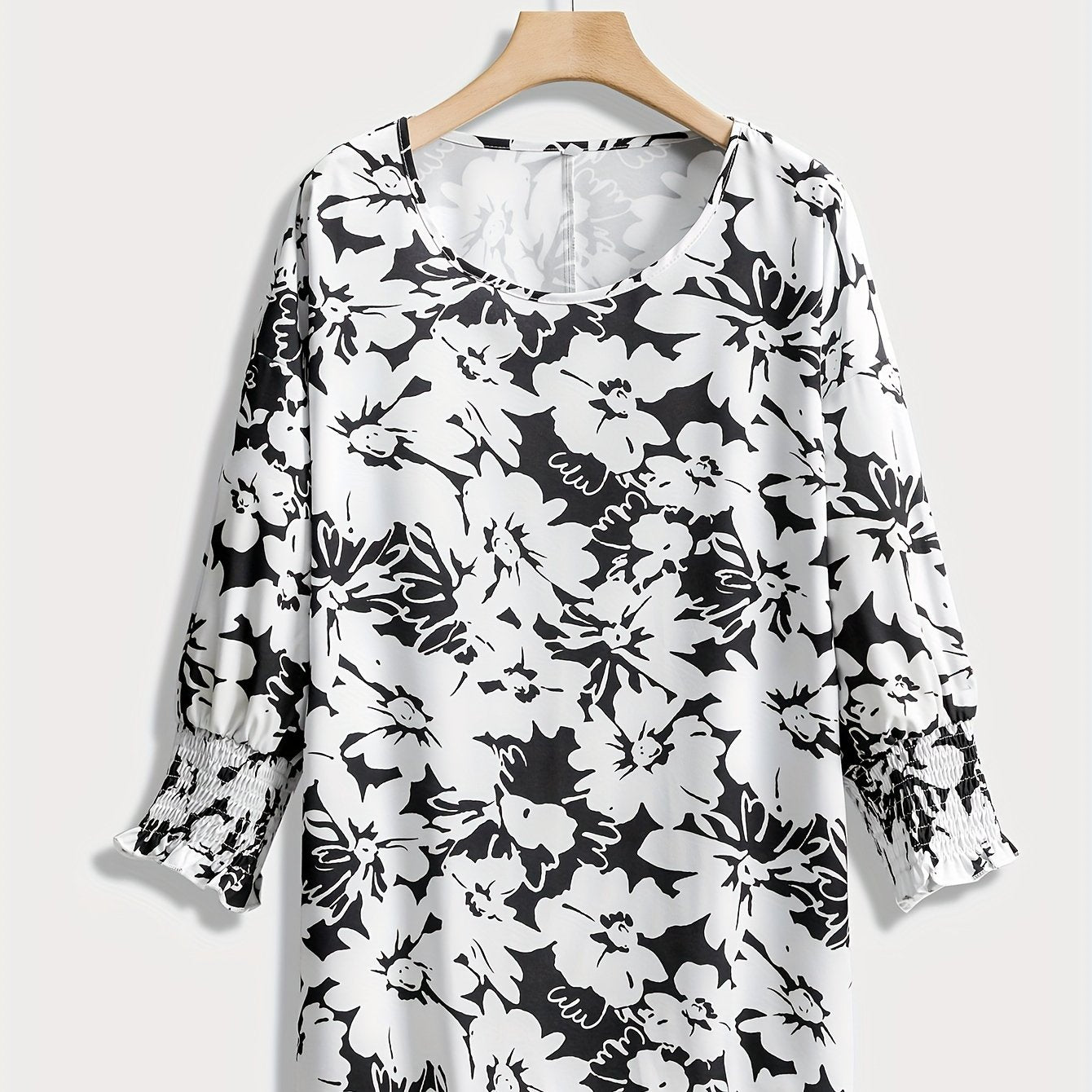 Women's Plus Floral Print Three Quarter Sleeve Round Neck Slight Stretch Blouse