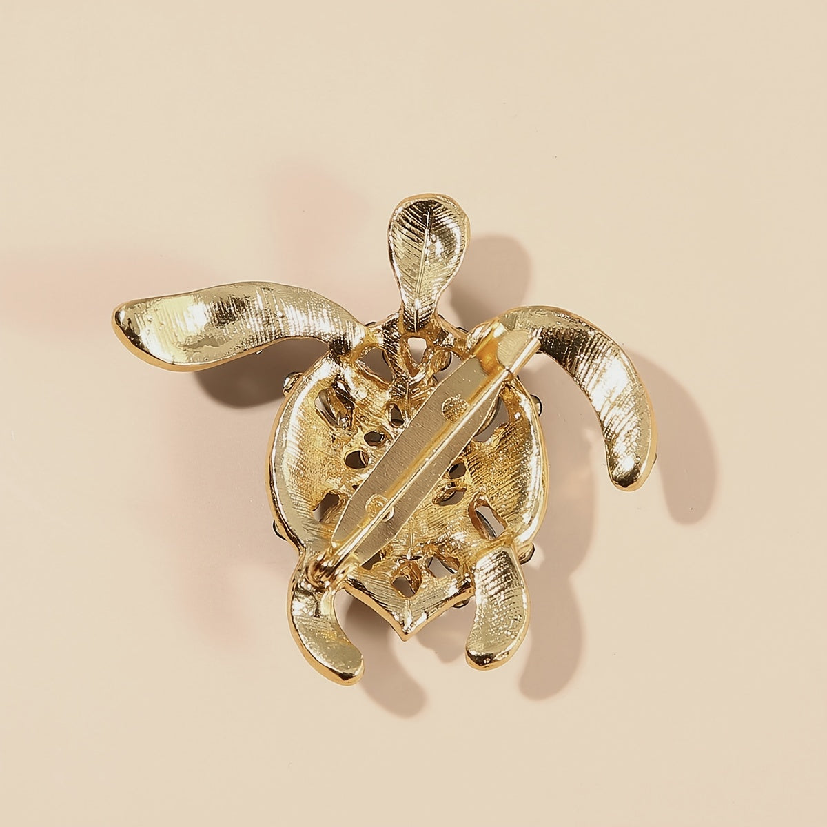 Fashionable Male Turtle Brooch