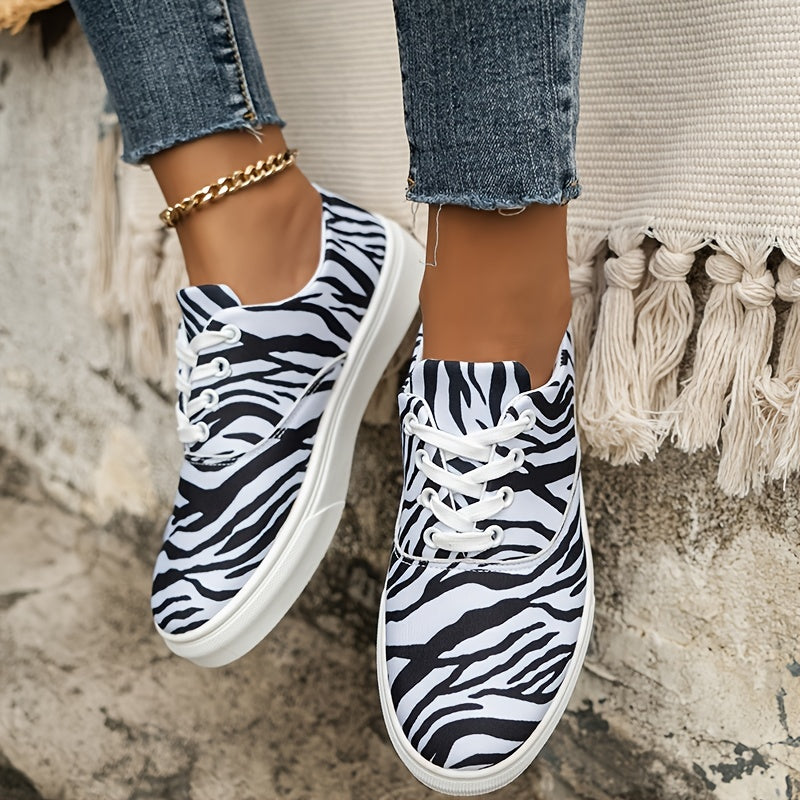 Women's Lightweight Striped Sneakers Low Top Lace Up Flat Casual Shoes