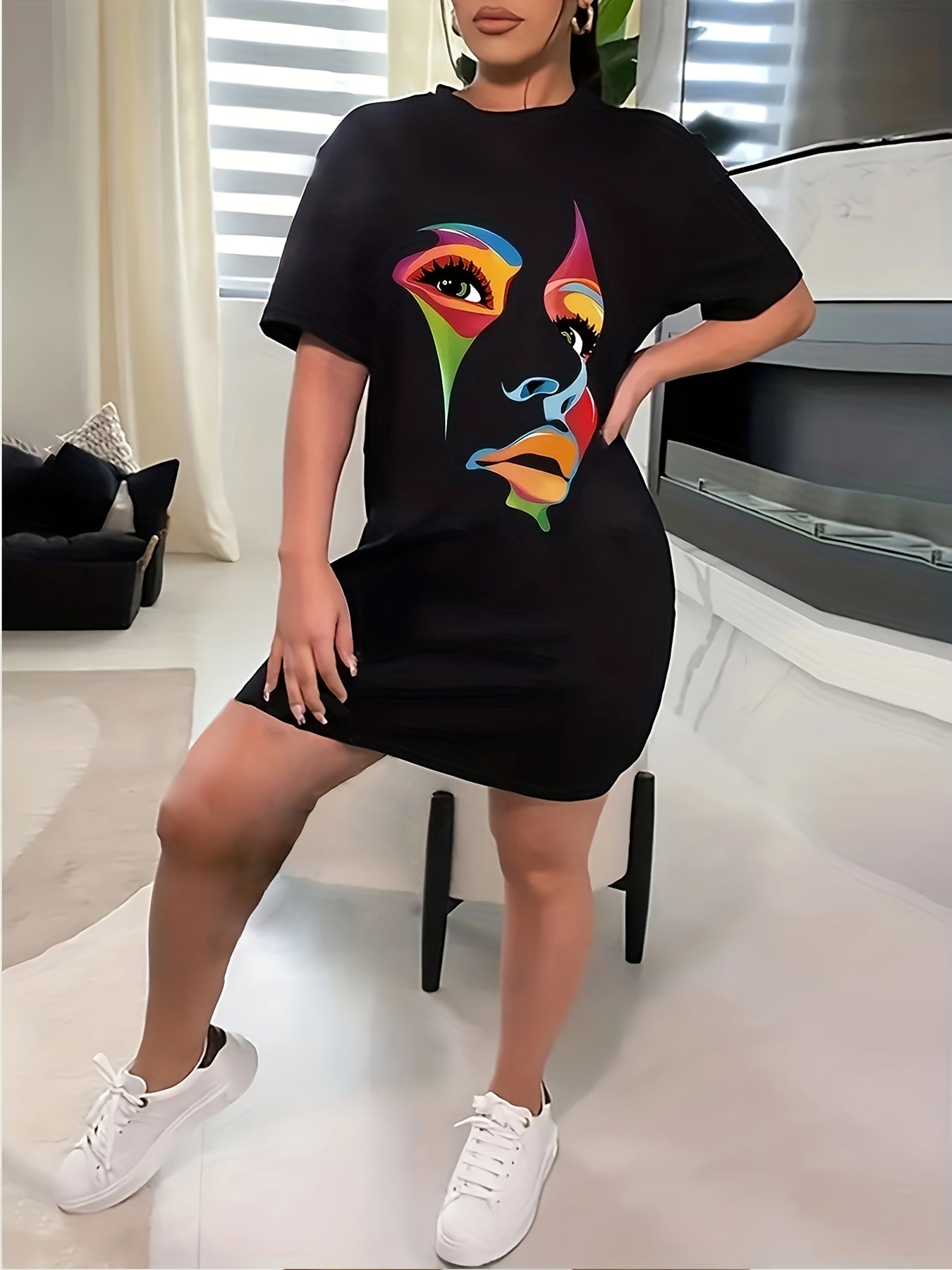  Abstract Figure Print Short Sleeve Nightdress