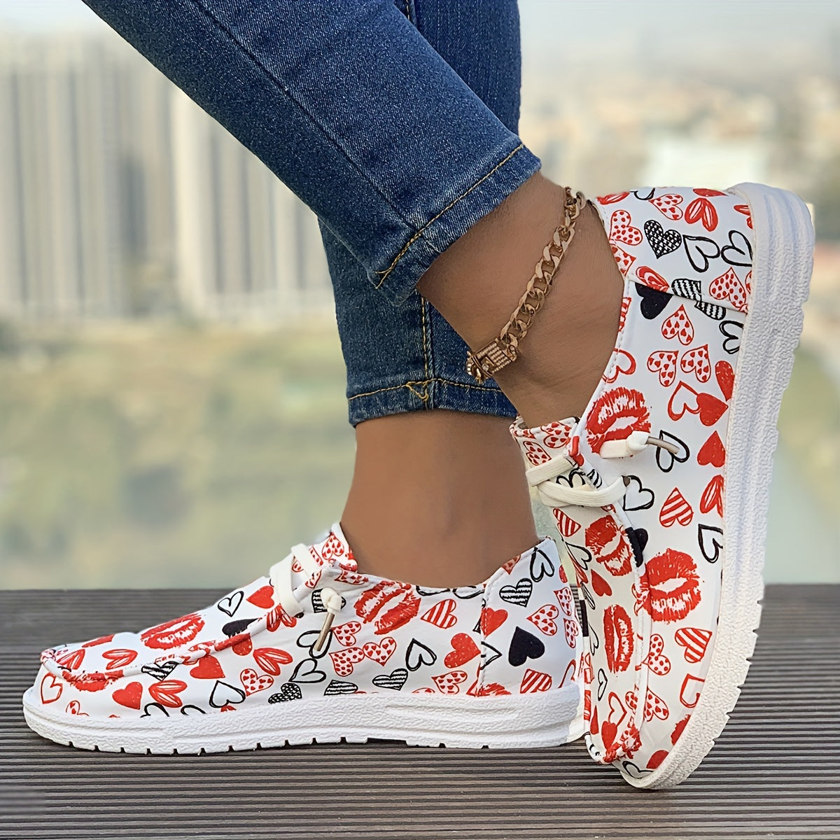 Heart & Lip Print Canvas Shoes Breathable Lace-up Flats