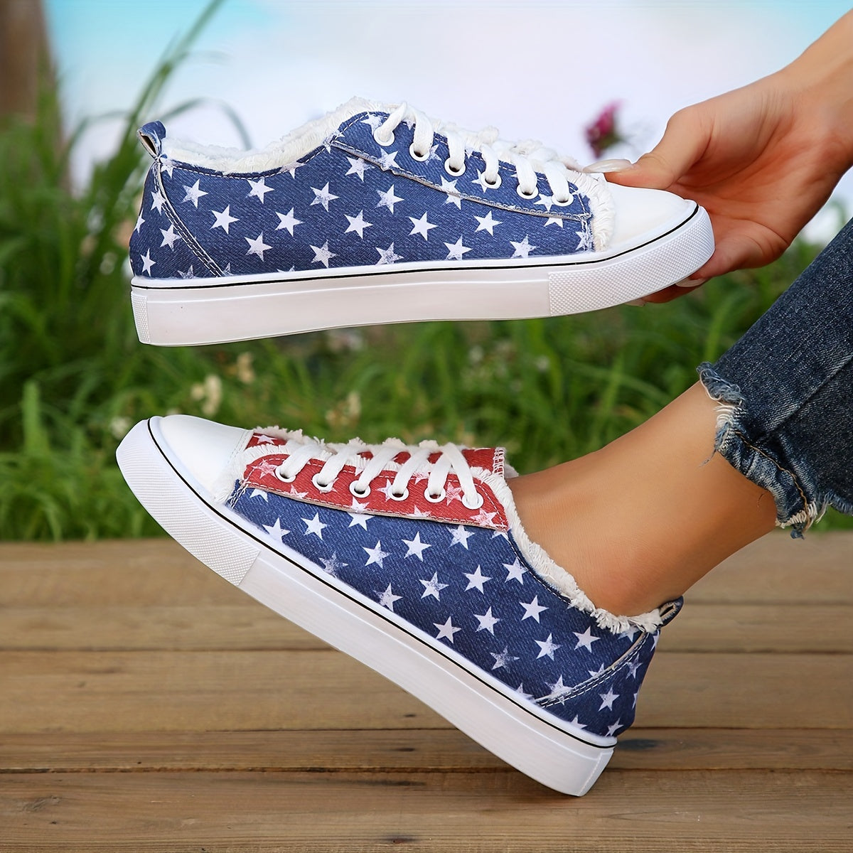Women's Star Pattern Canvas Shoes Low Top Sneakers