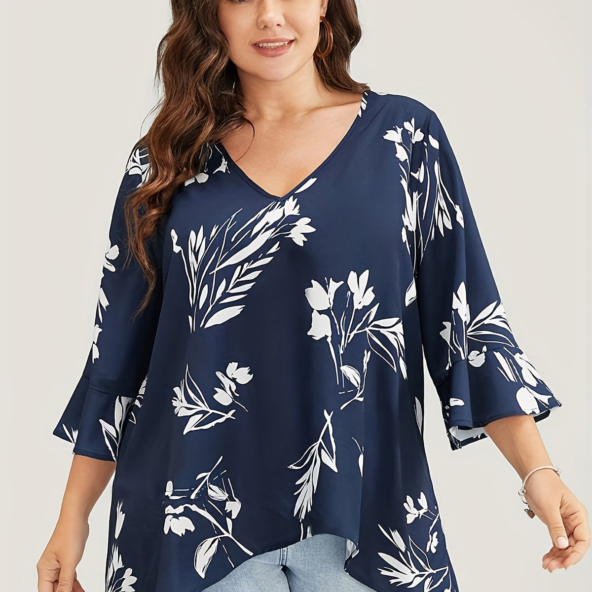  Floral Print Bell Sleeve V Neck Top