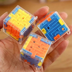 6pcs 3D Mini Maze Toys Puzzle Toys Rotating Random Colors