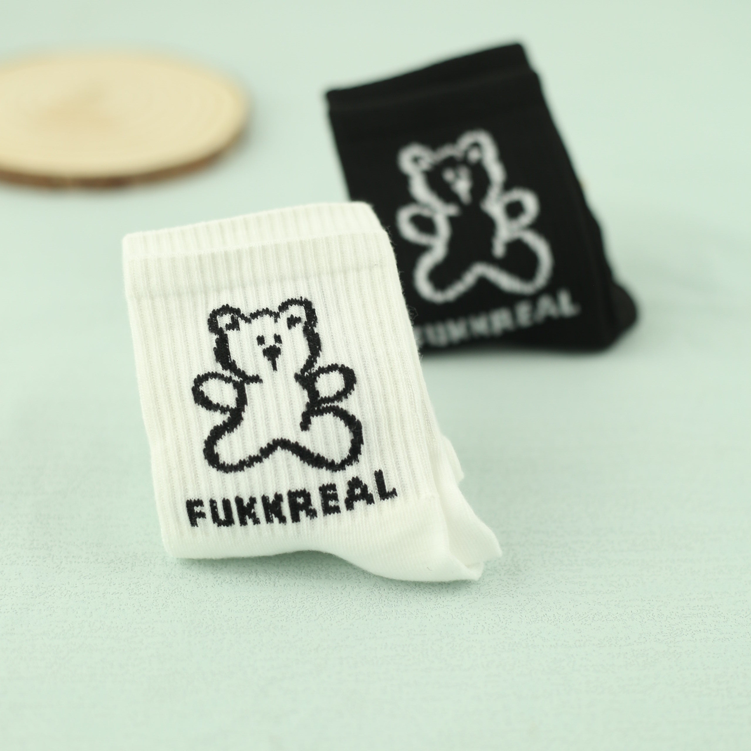 Men's Cartoon Bear Pattern Crew Socks - 2 Pairs