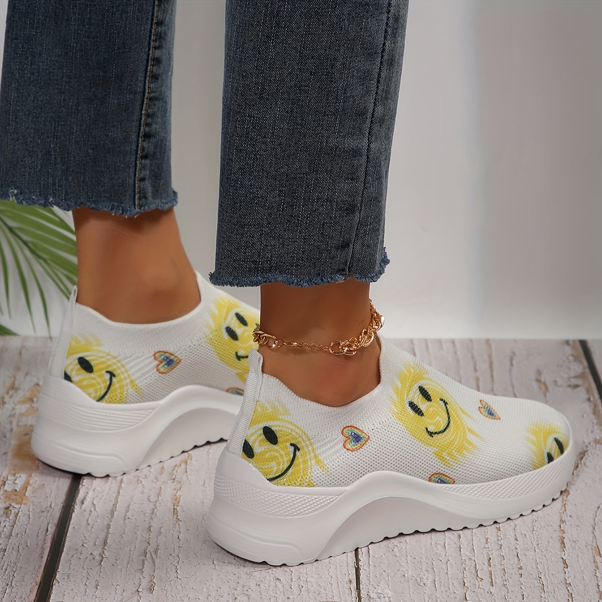 Smiling Face Print Mesh Running Shoes Lightweight Outdoor Sport Sneakers
