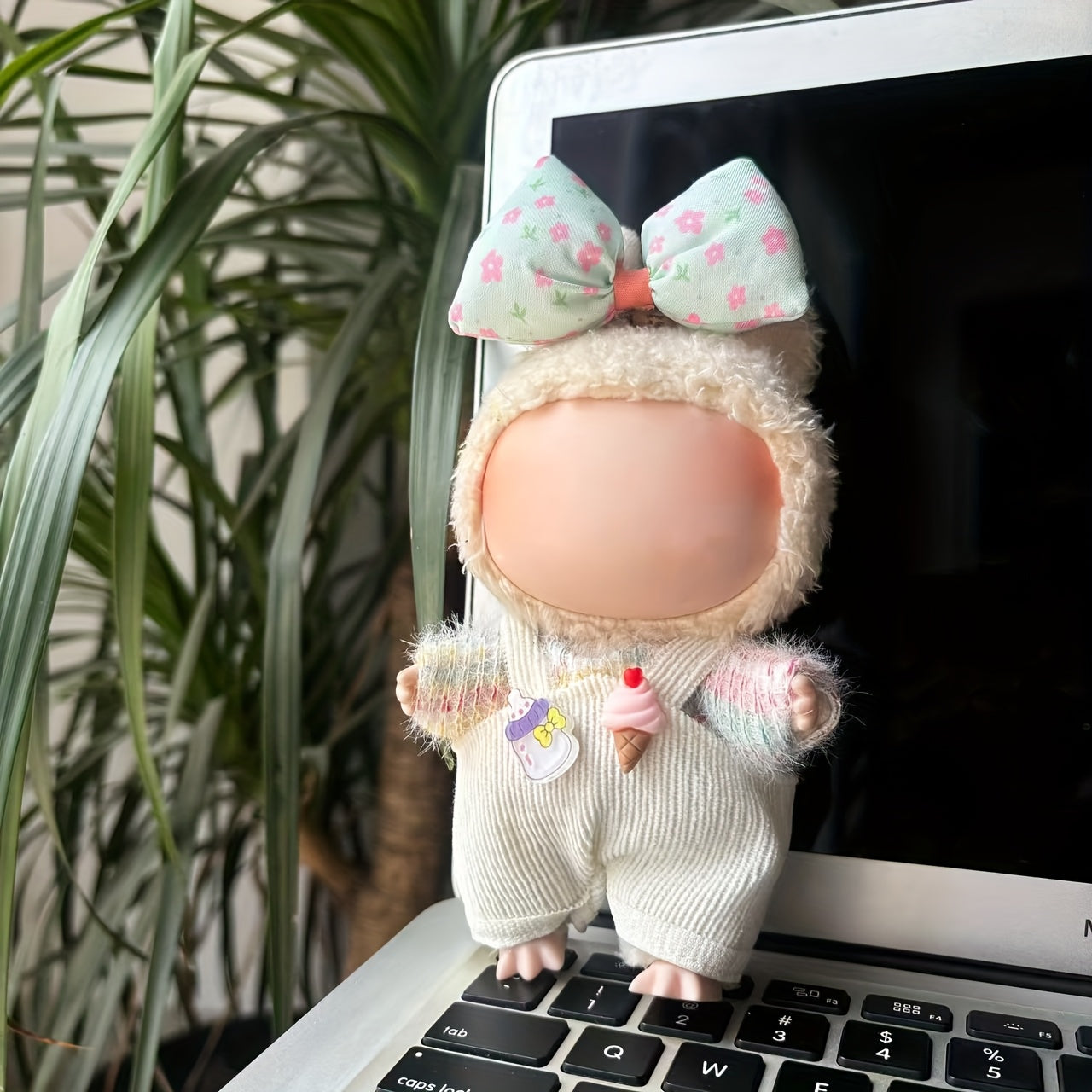 Labubu Dolls Winter Outfit with Bow Mittens & Ice Cream